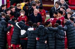 开云体育下载-比赛场面如火焰般沸腾，欧冠传奇逼真展现