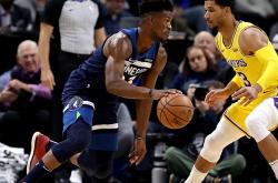 开云体育-詹皇带队复仇火箭，轻松晋级半决赛