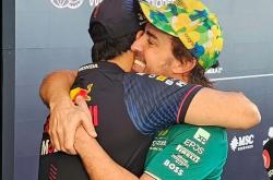 开云体育-红牛车队鏖战红牛二队，阿隆索统治全场