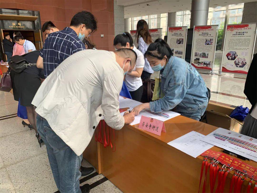 精彩瞬间的图文报道受到关注的简单介绍