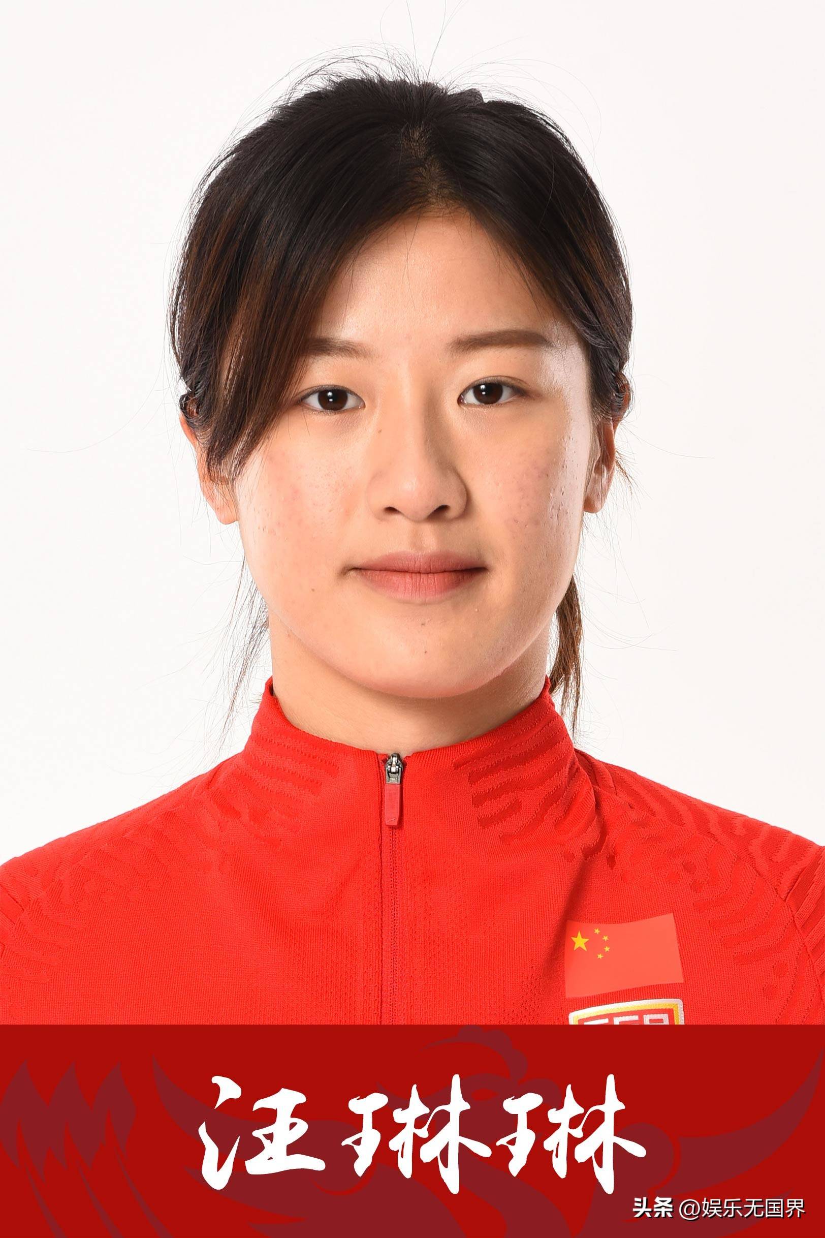追求梦想：女足运动员的坚韧的简单介绍