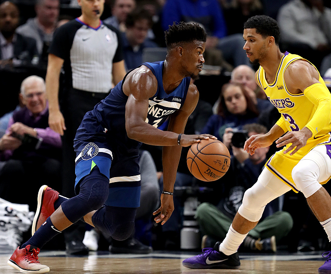 詹皇带队复仇火箭，轻松晋级半决赛