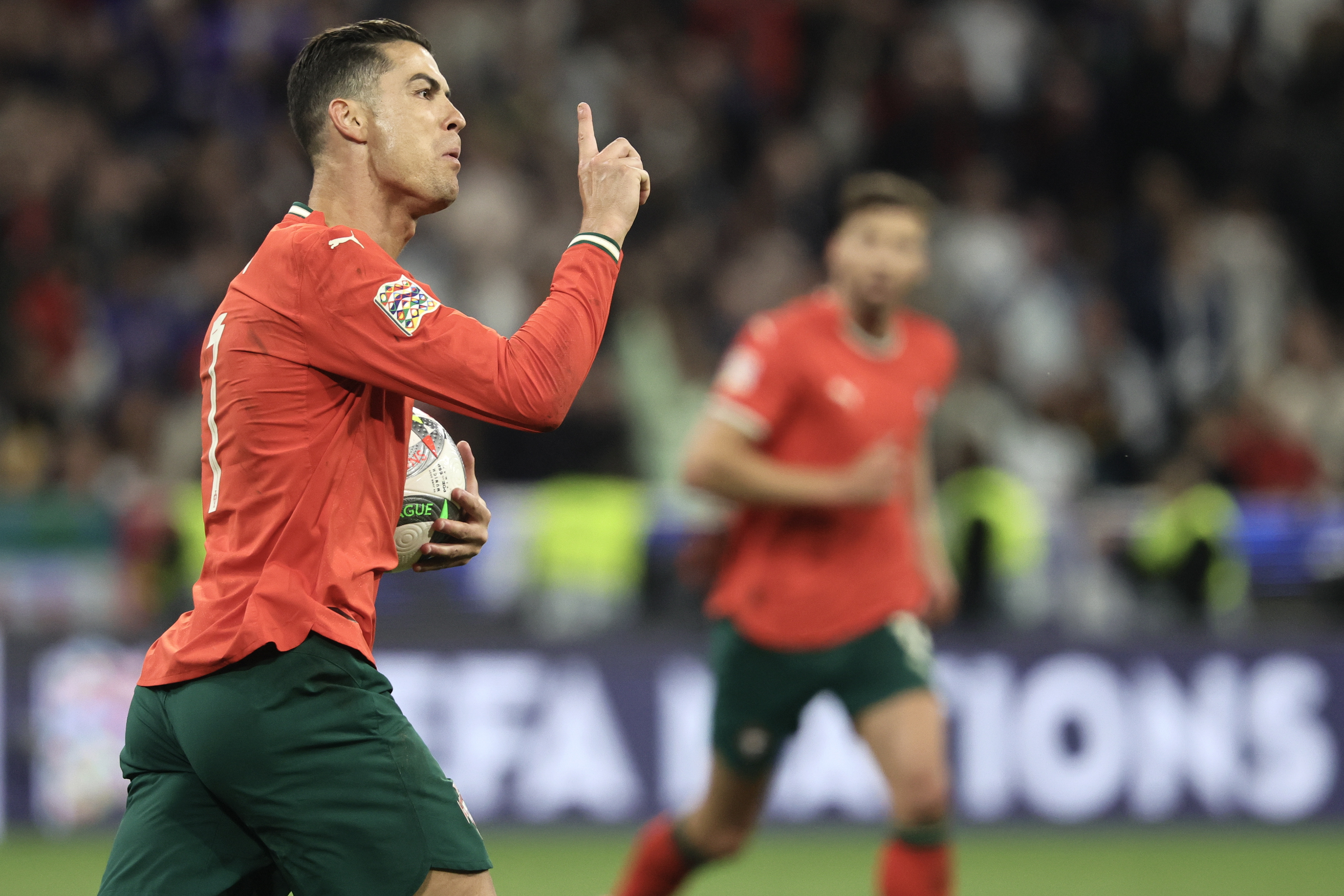 葡萄牙国家队成功晋级,表现稳健 葡萄牙国家队成功晋级,表现稳健