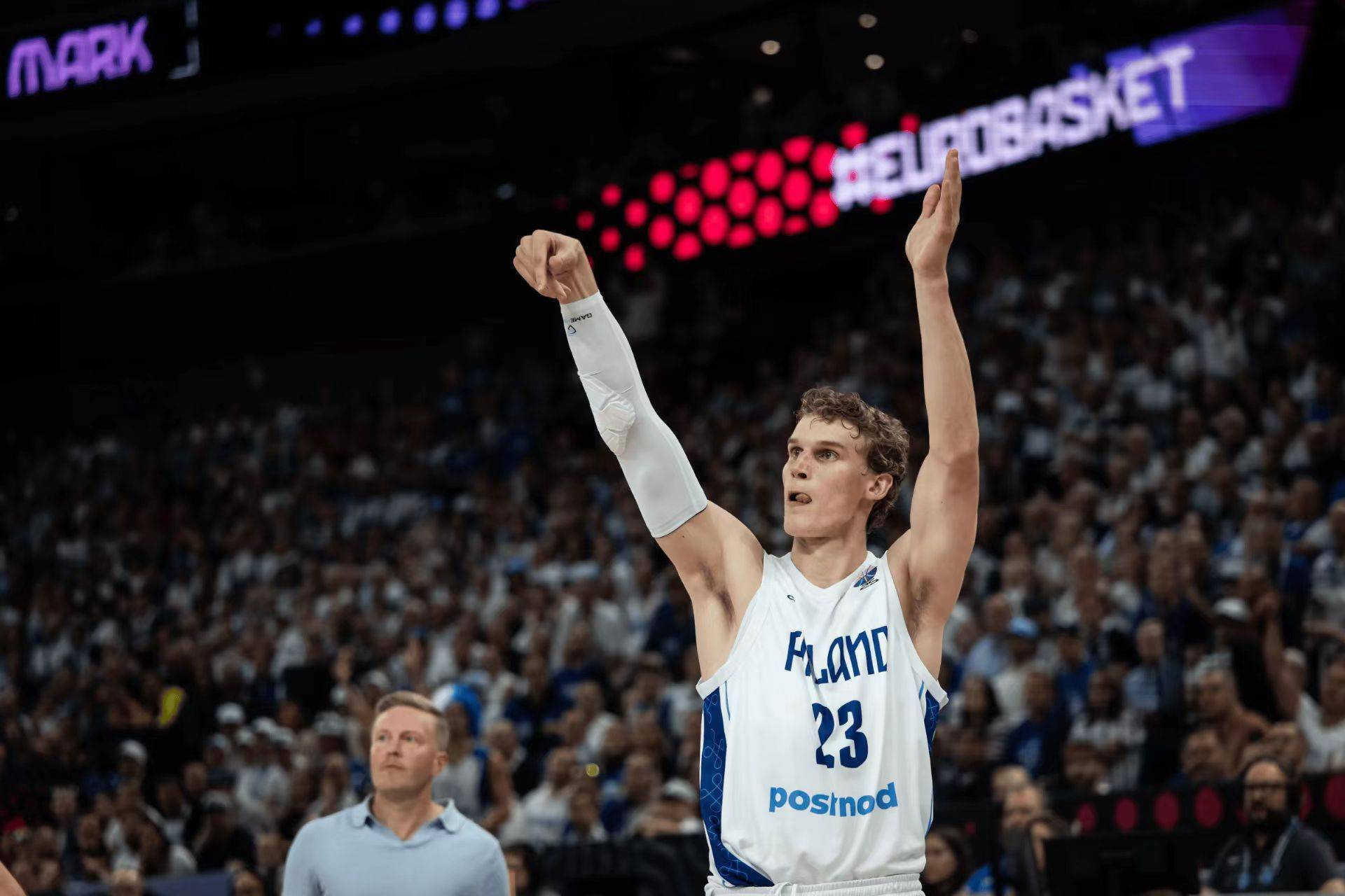 欧锦赛小组赛收官，晋级战火花四射的简单介绍