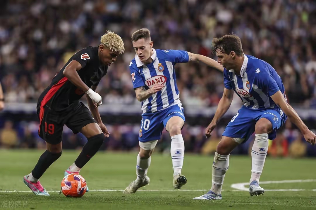 巴塞罗那客场惨败,错失反超对手的机会的简单介绍 巴塞罗那客场惨败,错失反超对手的机会的简单介绍