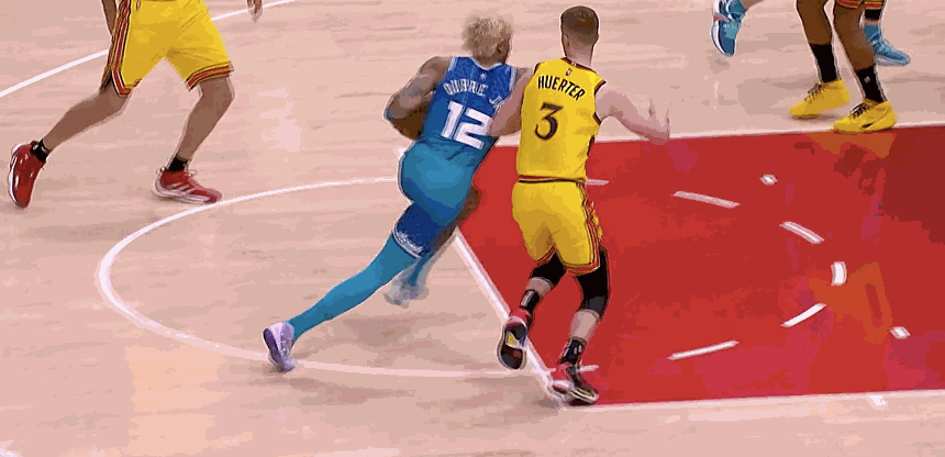 黄蜂遭遇不敌爵士,遭遇三连败的简单介绍 黄蜂遭遇不敌爵士,遭遇三连败的简单介绍