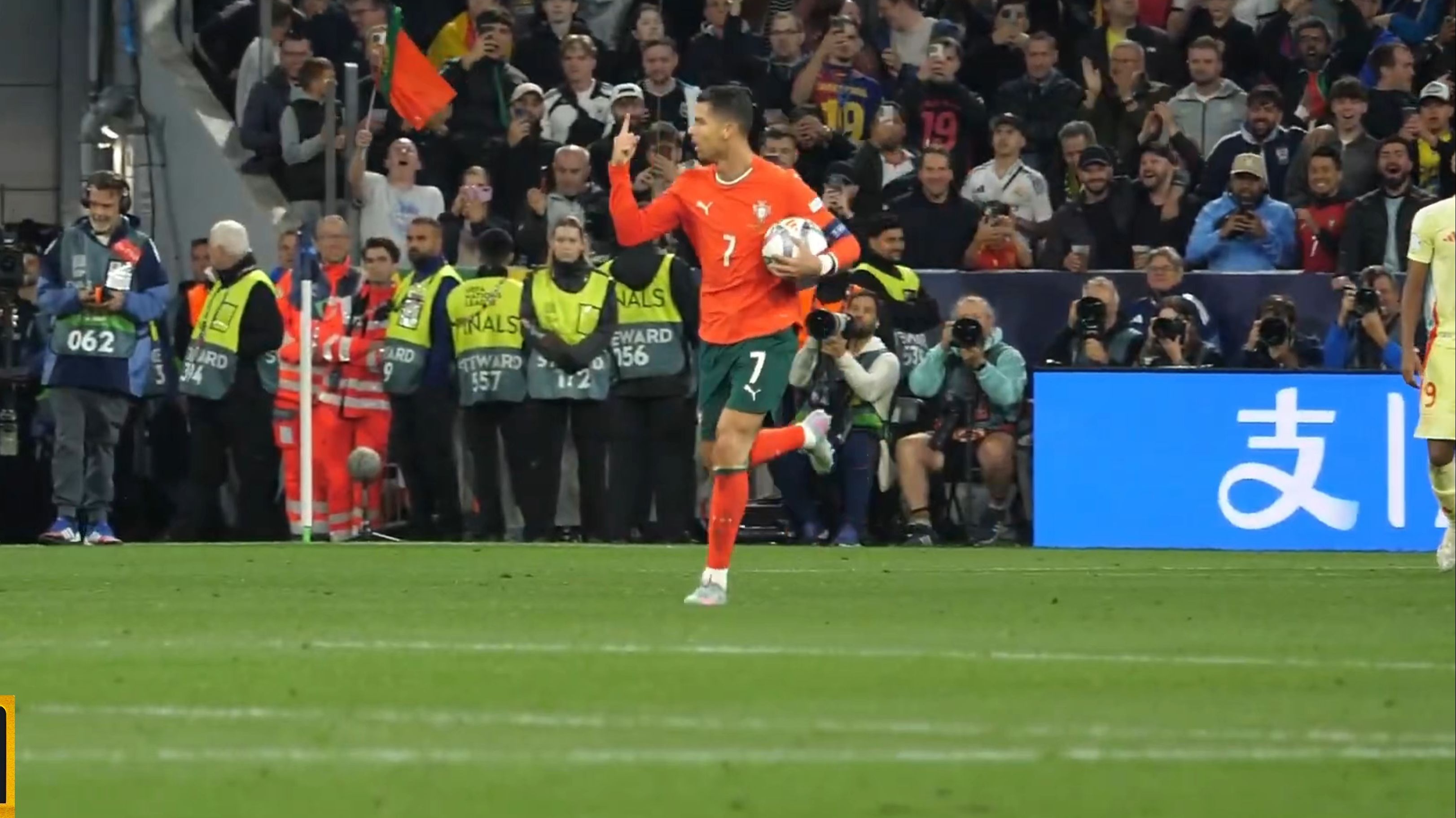 关于惊险赛况！全球足球赛事激动人心的信息